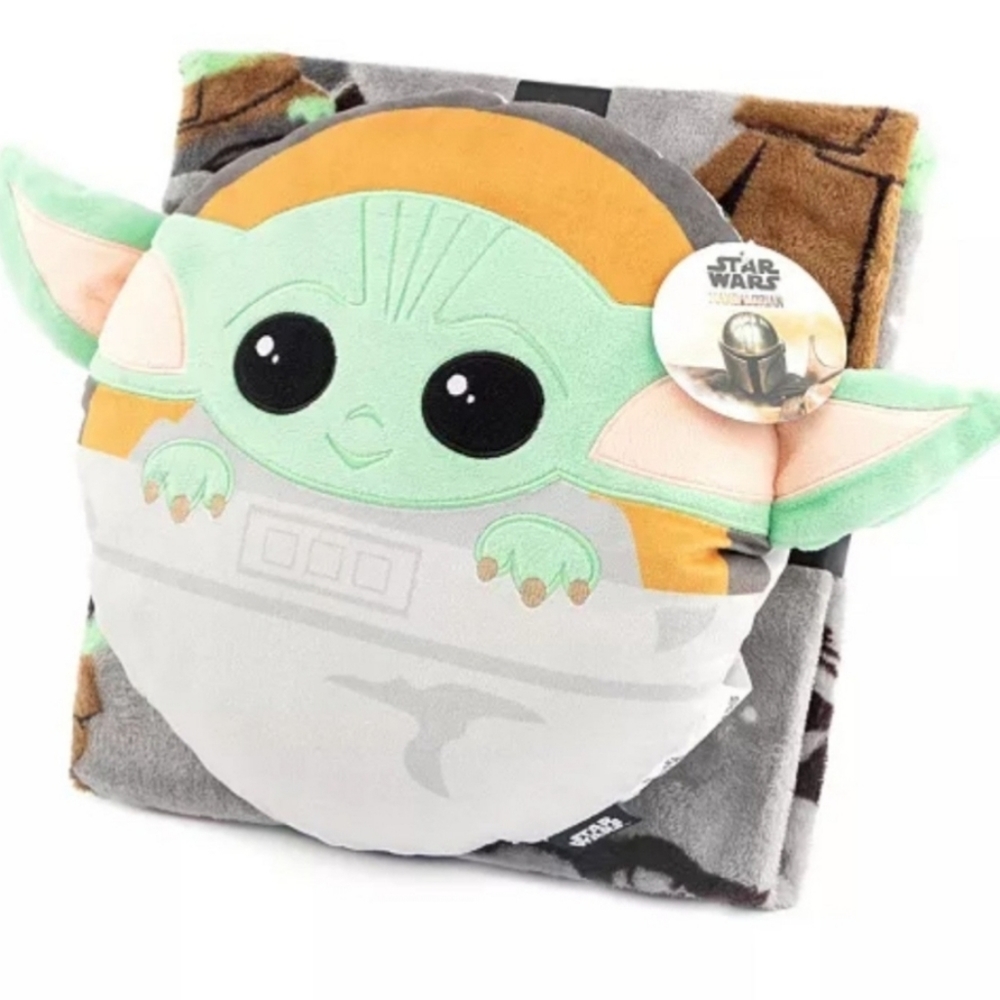 The Mandalorian and Baby Yoda